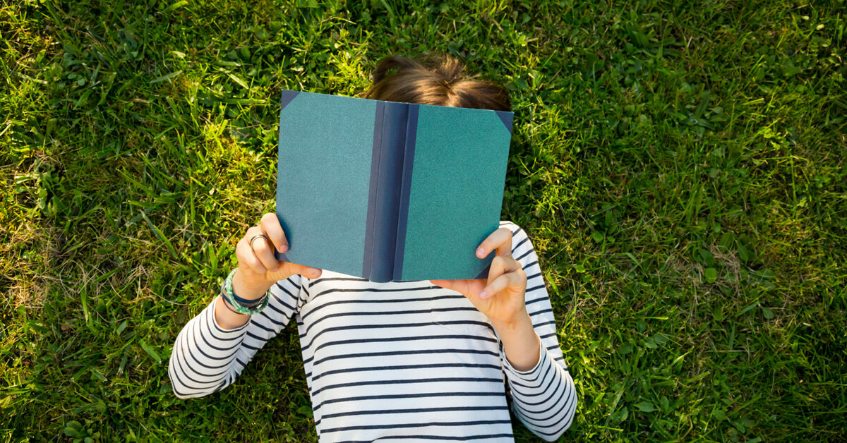 3 inspiring books that everyone should read this summer, according to life coaches