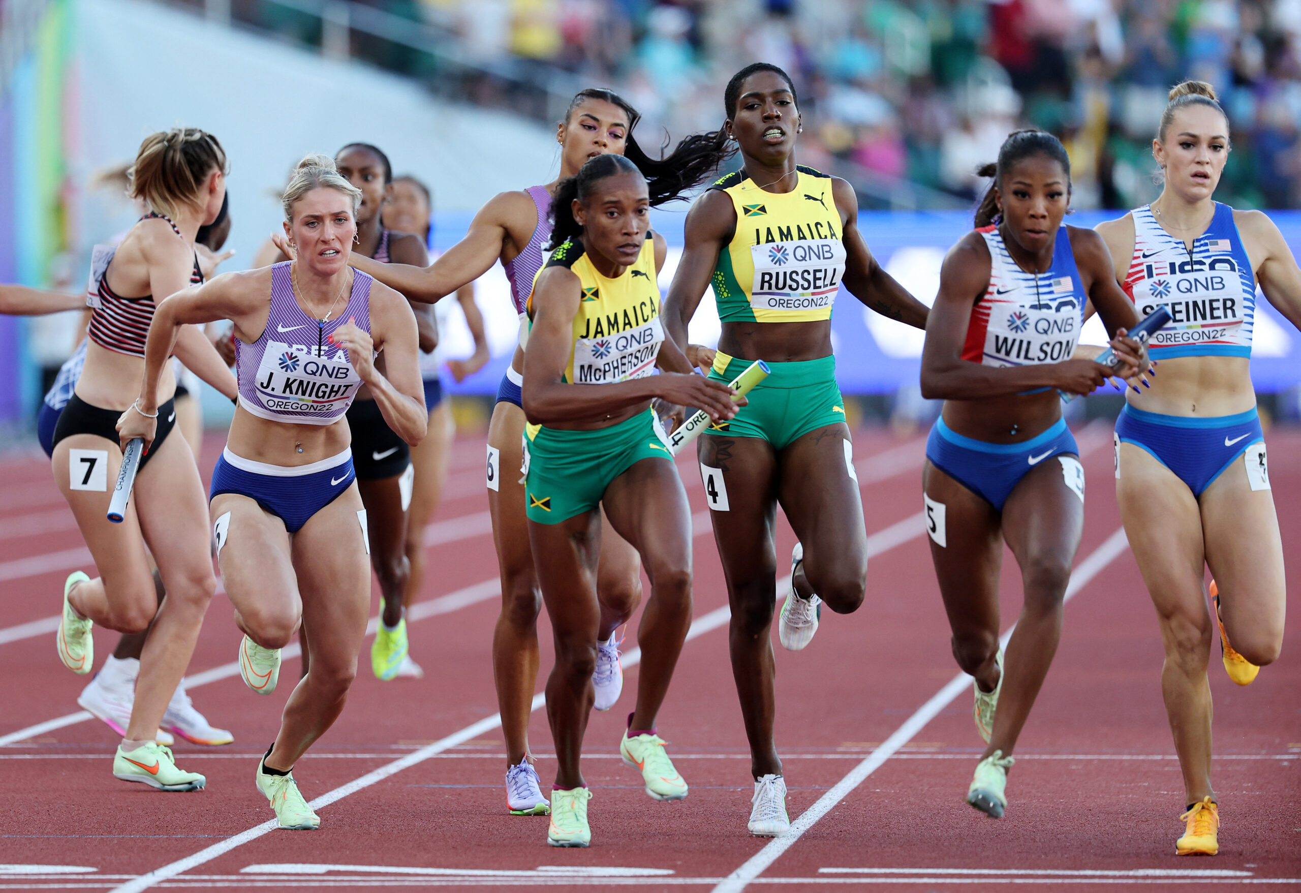 American women storm to third straight 4x400m relay title