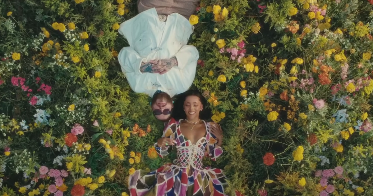 Post Malone and Doja Cat are best friends in 'I Like You' music video
