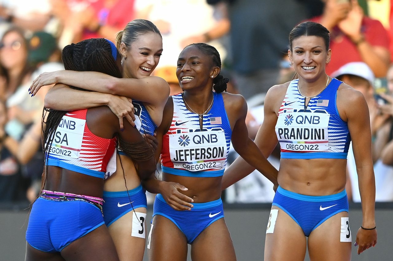 The USA holds on in the final stretch for victory over Jamaica in the women's 4x100m relay at World Athletics