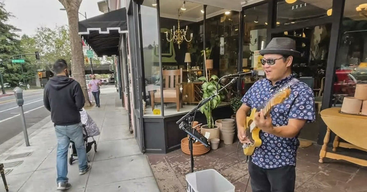 ‘Rock-n-Stroll’ brings live music to the Oakland shopping district