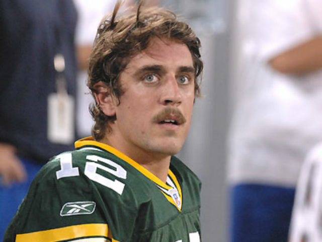 Aaron Rodgers sports a haircut for the Bears game
