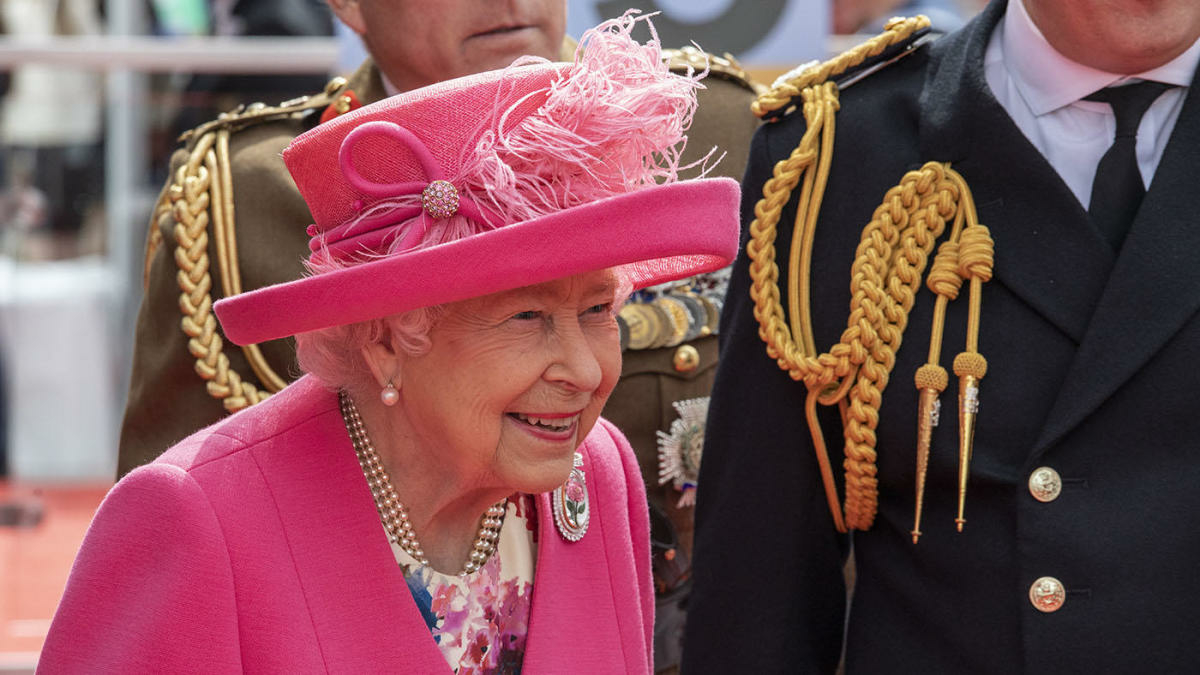 Queen Elizabeth II's death comes weeks before the NFL kicks off the 2022 international series in London